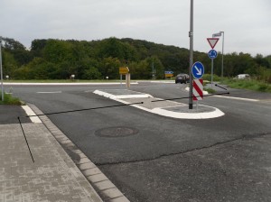 Ob in Auringen weisser Bordstein = Zebrastreifen sein soll?